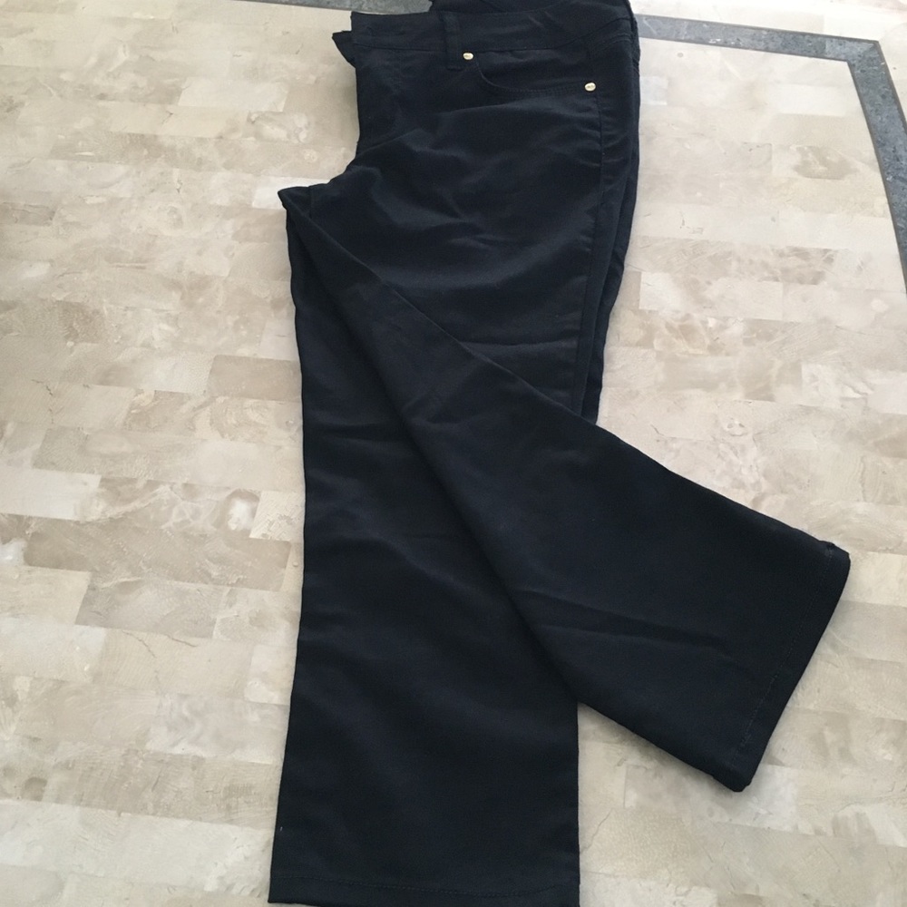 Jeans Black Capri
